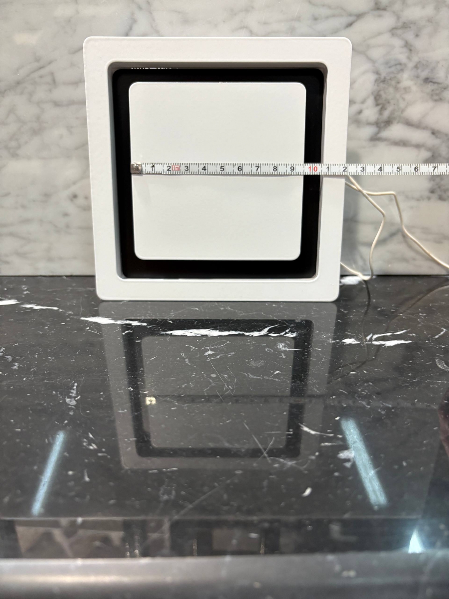 Диффузор на магнитах с вентилятором для потолков ТД100 черно-белый квадратный 100 мм